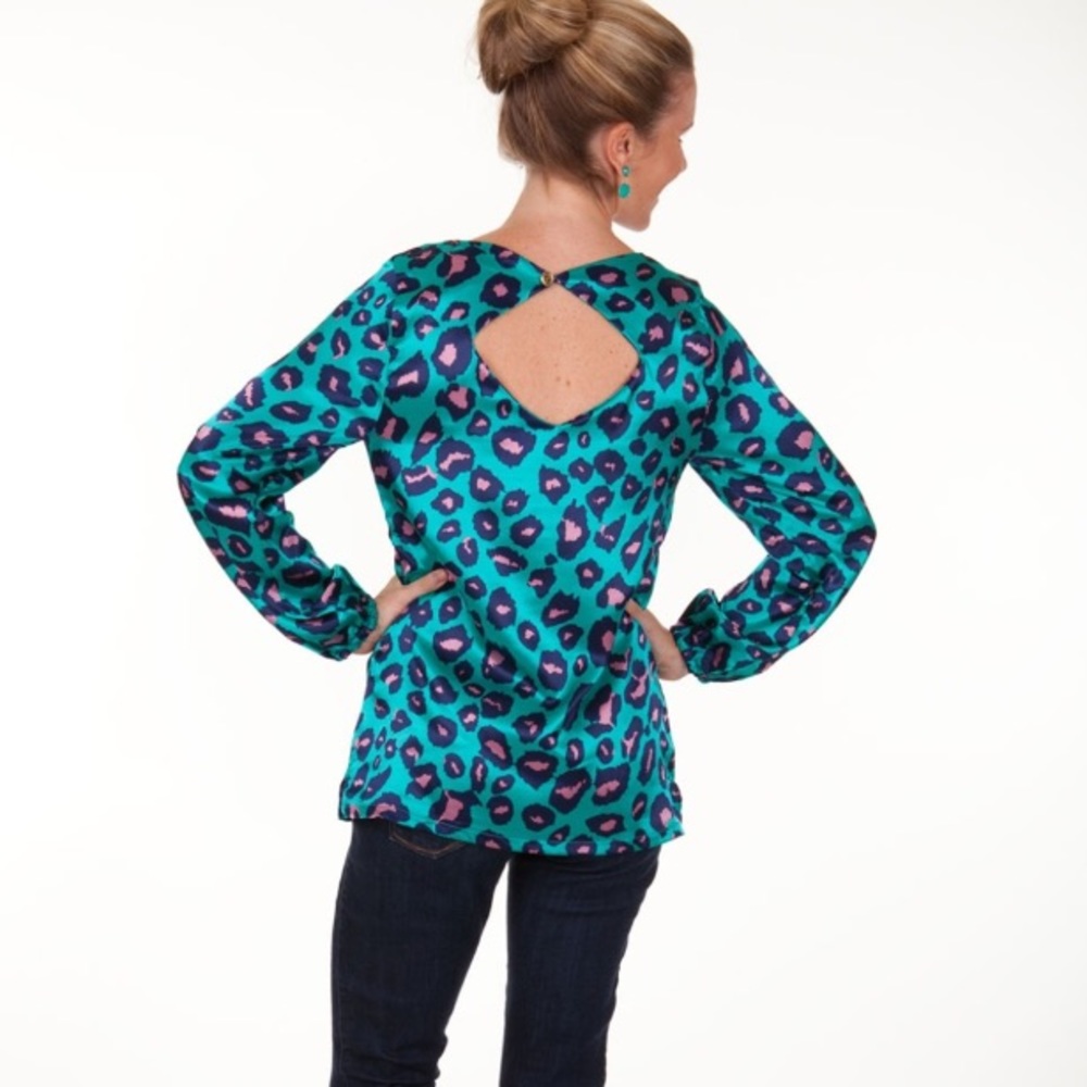 💥3/$15💥 NWT Tracy negoshian nina leopard top - Picture 2 of 2